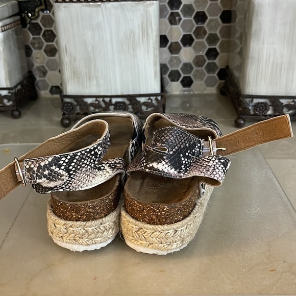 Pierre Dumas reptile print ankle strap chunky platform shoes 6 - Picture 3 of 6